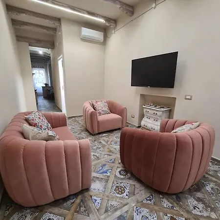 Lejlighed L' Incantevole Loft Di Lucrezia *