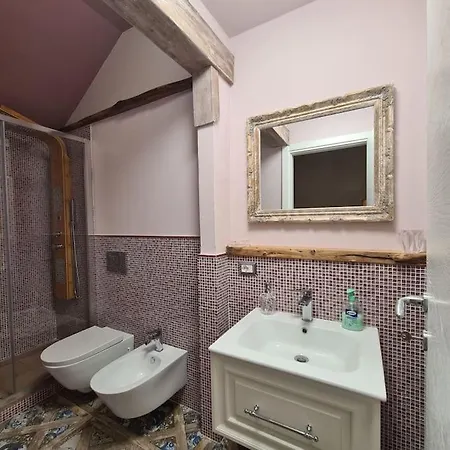 L' Incantevole Loft Di Lucrezia Pietrasanta