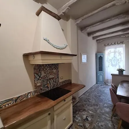 Lejlighed L' Incantevole Loft Di Lucrezia Pietrasanta